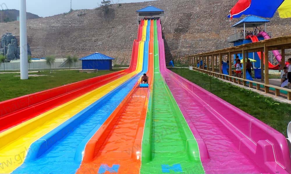 河北狼牙山龙门湖水上乐园竞赛滑道 河北狼牙山龙门湖水上乐园竞赛滑道